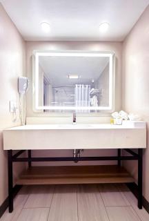 Days Inn by Wyndham Los Angeles LAX/ Redondo&ManhattanBeach - Lawndale - 2