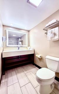 Days Inn by Wyndham Los Angeles LAX/ Redondo&ManhattanBeach - Lawndale - 1