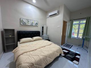 Anjang Pat Kesang Laut Homestay - 1