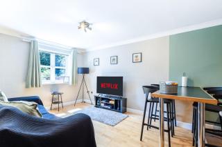 Newly Refurbed Warwick Apt 2BR Sleeps 3 Free Parking - Warwick - 8