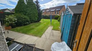 Luxurious House With Garden - Perth - 1