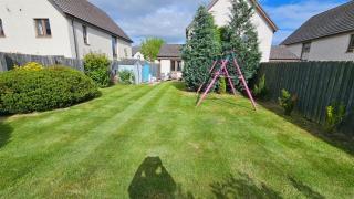 Luxurious House With Garden - 2