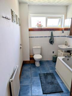 Stylish Coastal Retreat in Saltcoats - Stevenston - 4