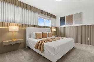 5 Bedrooms 45 Bathrooms Solara 2328Zp - 1