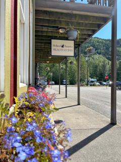 Holland America Skagway Inn - 9