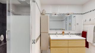 Kimia Suite Room - 3