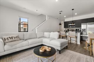 3 Bedrooms3 Baths Hub Westside Reserve 8792Pd - 8