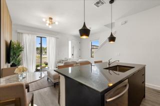 3 Bedrooms3 Baths Hub Westside Reserve 8792Pd - 1