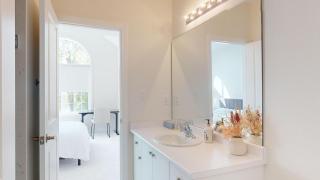 New Custom-built House Close to Rogers Stadium - 9