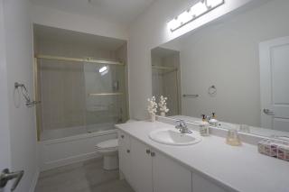 New custom-built house in Toronto - Toronto - 1