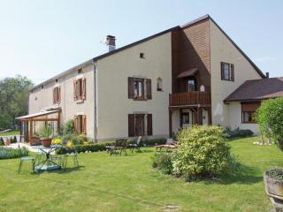 Maison de village au calme avec grand verger - FR-1-583-446 - - 0
