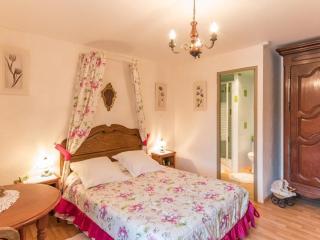 Maison de village au calme avec grand verger - FR-1-583-446 - - 1