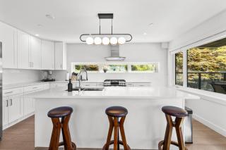 Spacious 4BR Getaway- Perfect for Families - Nanaimo - 4