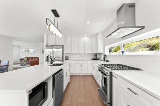 Spacious 4BR Getaway- Perfect for Families - Nanaimo - 6