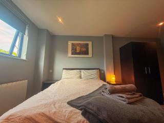 Quayside Apartment with Parking Sleeps 2 - Newcastle upon Tyne - 3