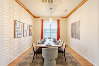Hot Tub | Game Room | Fire Pit | Epic & AT&T |12+ - Grand Prairie - 1