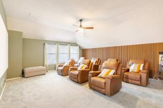 Hot Tub | Game Room | Fire Pit | Epic & AT&T |12+ - Grand Prairie - 3