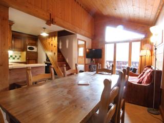 Chalet 4 pièces + mezzanine, 8 pers, WiFi, parking, proche spa, arrêt ski-bus - FR-1-572-112 - Les Carroz d'Araches - 1