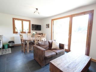 Spacieux 4 pièces, 6 couchages, terrasse, près pistes et commerces, parking couvert, casier à skis - FR-1-572-244 - Les Carroz-d'Araches - 0