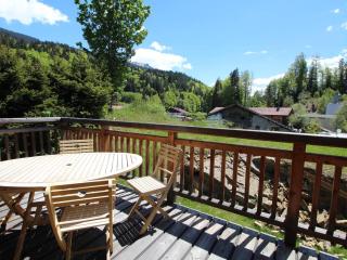 Spacieux 4 pièces, 6 couchages, terrasse, près pistes et commerces, parking couvert, casier à skis - FR-1-572-244 - Les Carroz-d'Araches - 3