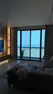 Riviera Style Modern Sea View Apartment - Al Khobar - 0