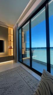 Riviera Style Modern Sea View Apartment - Al Khobar - 2