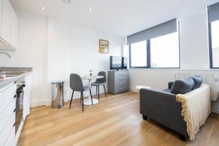 Modern Studio Near Old Trafford Stadium - Manchester - 8