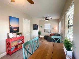 Aqua Oasis - Lake Worth - 4