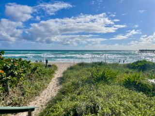 Aqua Oasis - Lake Worth - 0