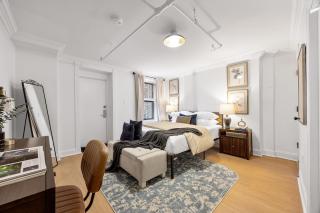 Brownstone 2 Bed with Private Backyard near Subway - 5