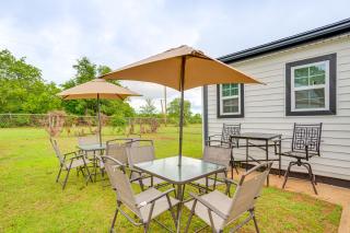 Eastside OKC Hideaway Yard, 1 Mi to State Capitol - 9
