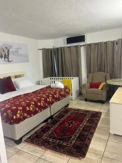 Executive 5 bedroom home near Sun Bet Arena - Pretoria - 0