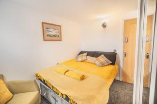 Private room in Little Bridgeford - - 1