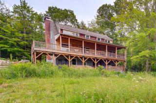 Expansive Wilmot Escape with Deck Near Skiing! - Wilmot - 8