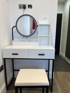 Double Guest Room 40 minutes from Central London - 8