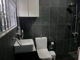 Modern Three Bed Room Apartment in Accra - Manhia - 7