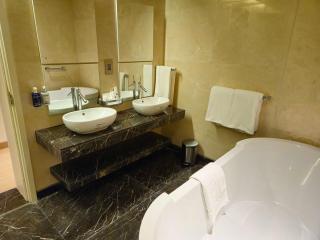 KAFD Two Bedroom Apartment - Riad - 5