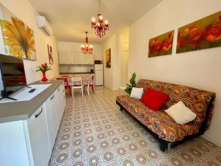 Sunny family apartment with pool near the beach - 7