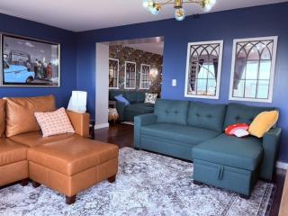 Cozy Panoramic Lake and Lift Bridge Views - 3