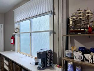 Comfy, Close to Downtown with Lake & Lift Bridge Views - 4