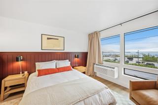 Walkable luxe studio with view 2 - 0