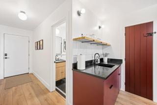 Walkable luxe studio with view 2 - 2