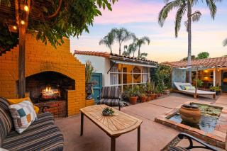 Spacious Spanish Hacienda Close to Everything - 9