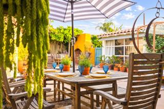 Spacious Spanish Hacienda Close to Everything - 8