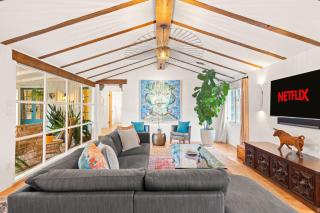 Spacious Spanish Hacienda Close to Everything - 1