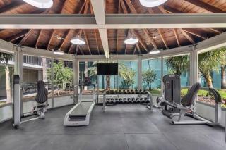 Elite King Room w Pool and Parking Near Disney - Kissimmee - 5