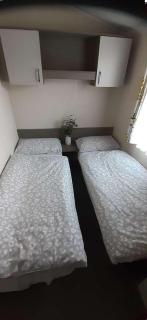 Hayling Island Holiday Park Holiday Home Sleeps 4 - South Hayling - 5