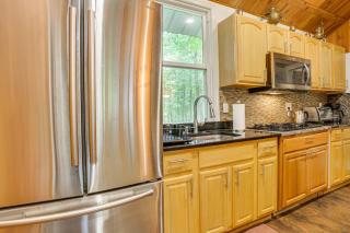 5 Mi to Monticello Raceway Cabin with Pool Access! - Mongaup Valley - 4