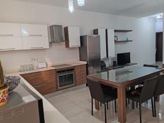 Spacious 3-Bedroom Apartment in Central Msida - Msieraħ - 2