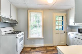Near Shops and Parks Dog-Friendly Maryland Gem - Owings Mills - 3